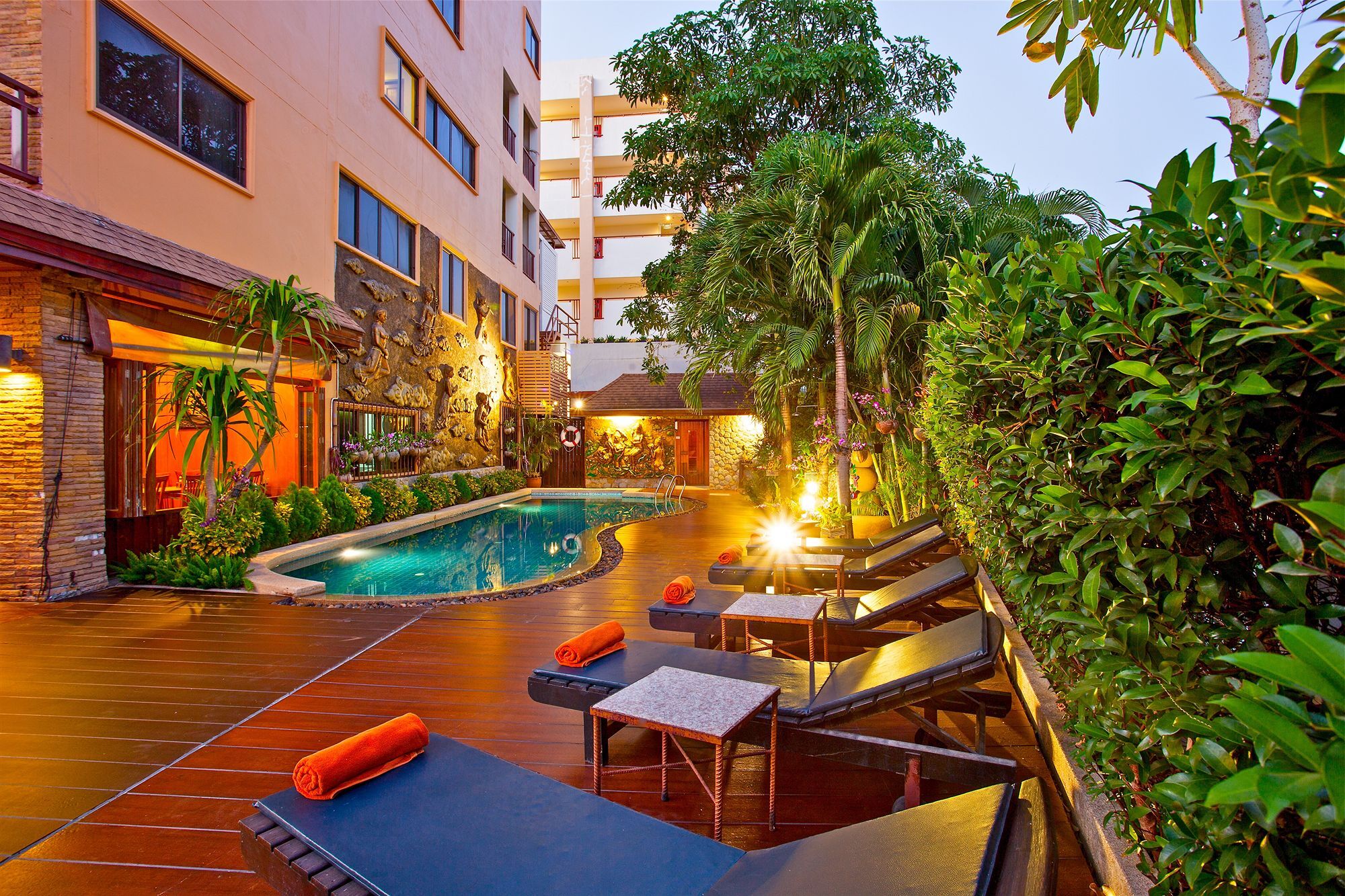 Orchid Garden Hotel Patong Exterior foto