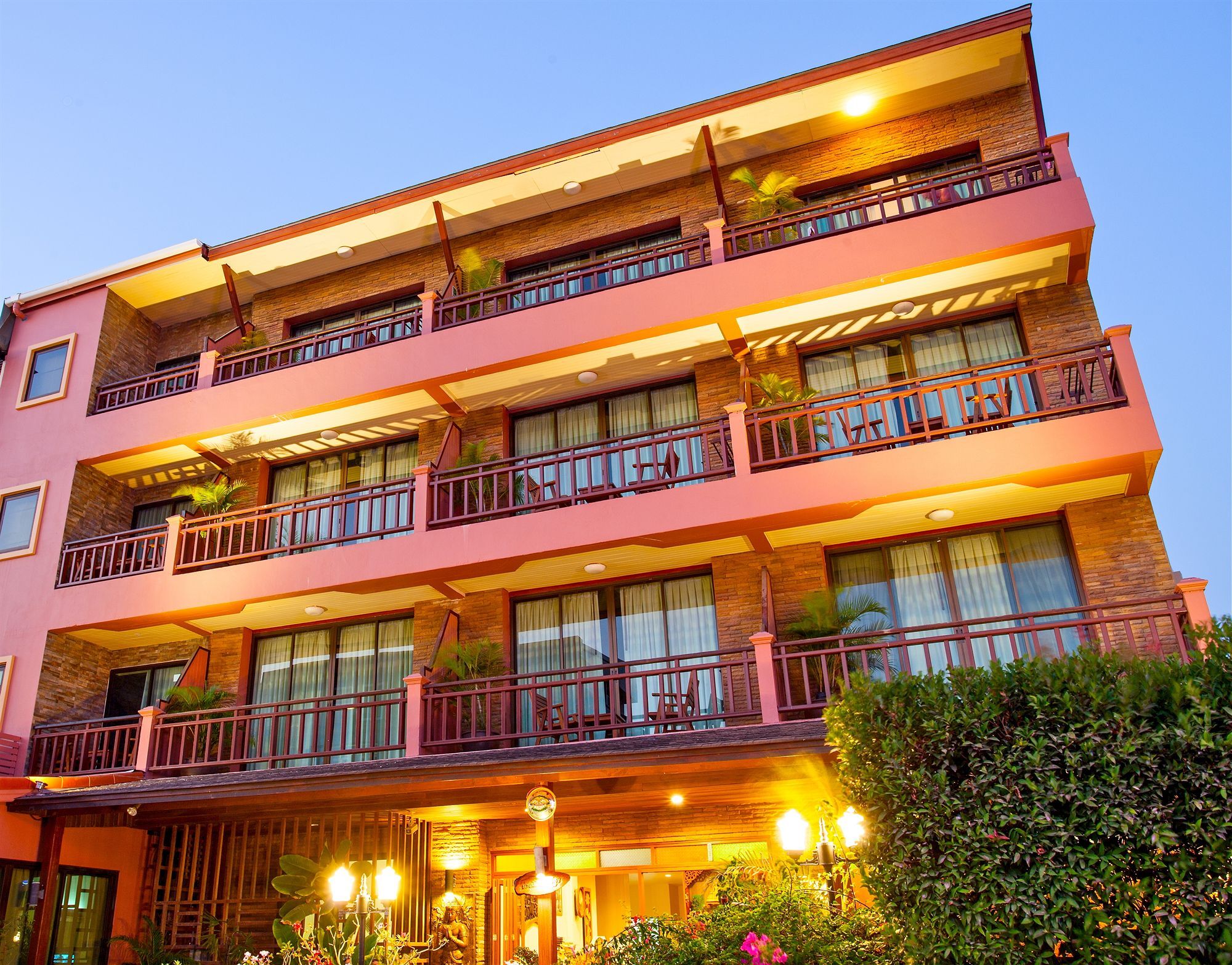 Orchid Garden Hotel Patong Exterior foto