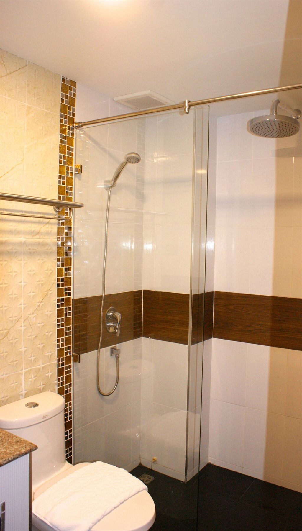 Orchid Garden Hotel Patong Exterior foto